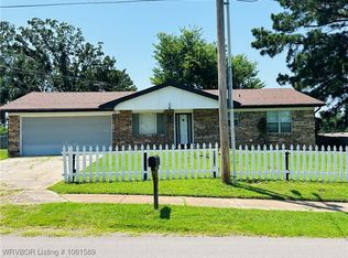 1301 9th St, Barling, AR 72923