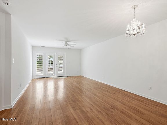 2nd image of 102 Oleander Court