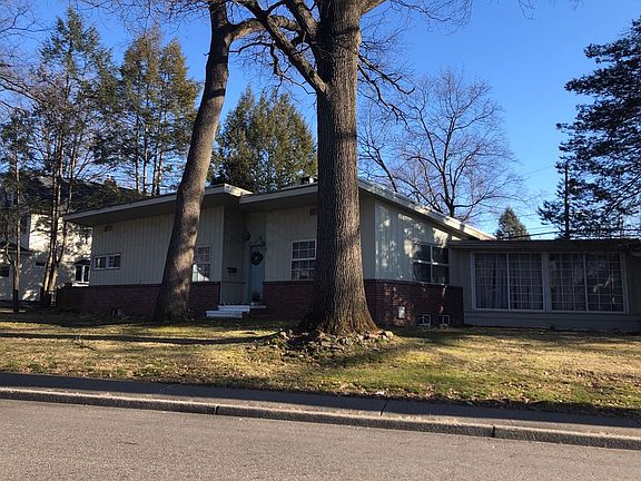 3rd image of 543 Ackerman Ave