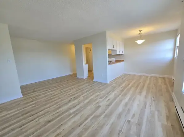 308 Malaga Rd #303, Oshawa, ON L1J 1N7