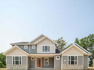 2182 Cherry Crest Ct, Sun Prairie, WI 53590
