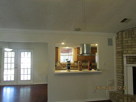 5th image of 3722 Royal Manor Dr