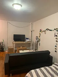 Rented by R New York