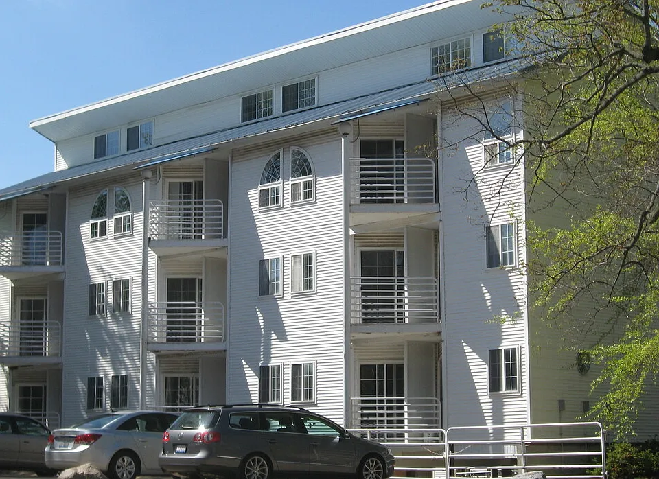 714 S Elm St #1