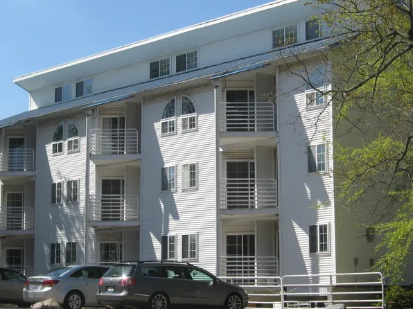 714 S Elm St #1, Urbana, IL 61801