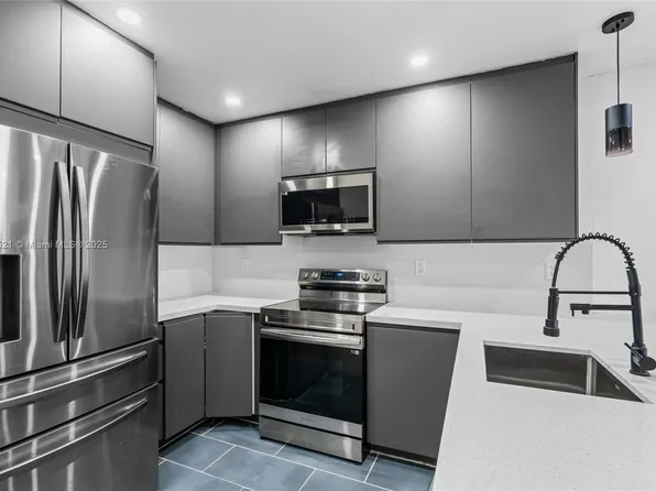 11217 SW 88th St #202C, Miami, FL 33173