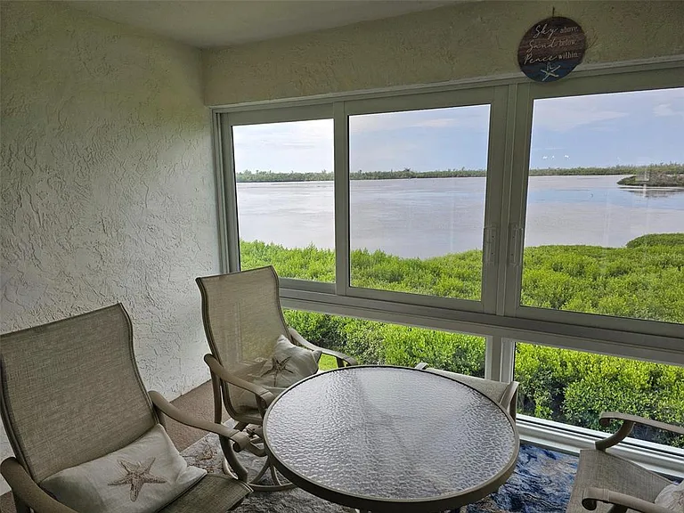 4765 Independence Dr — Photo 26
