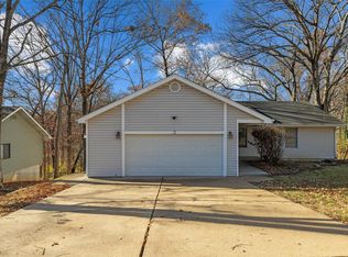 3 Hill Dr, Valley Park, MO