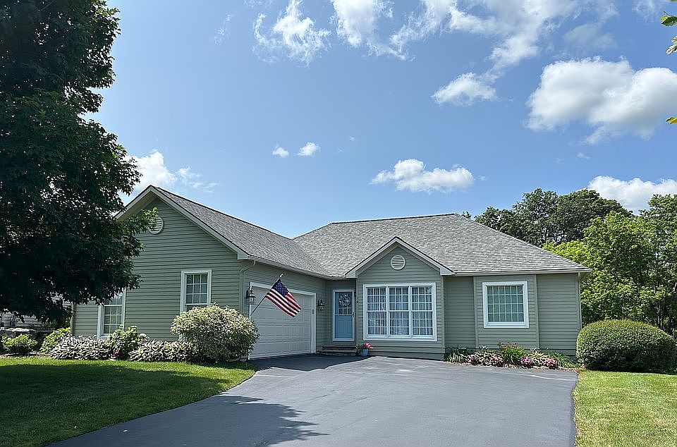 1st image of 10 S Village Dr