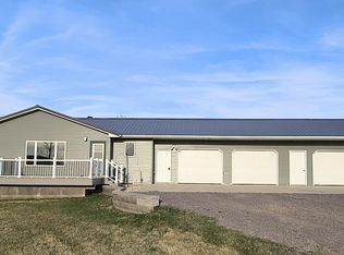 1114 N 3rd St, Waubay, SD 57273