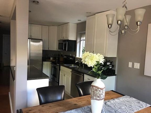 5th image of 4728 40th Ave NE APT 1B