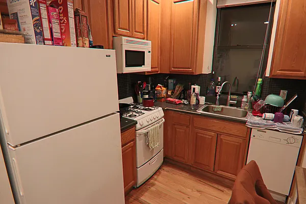 Rented by PMG Real Estate  | media 13