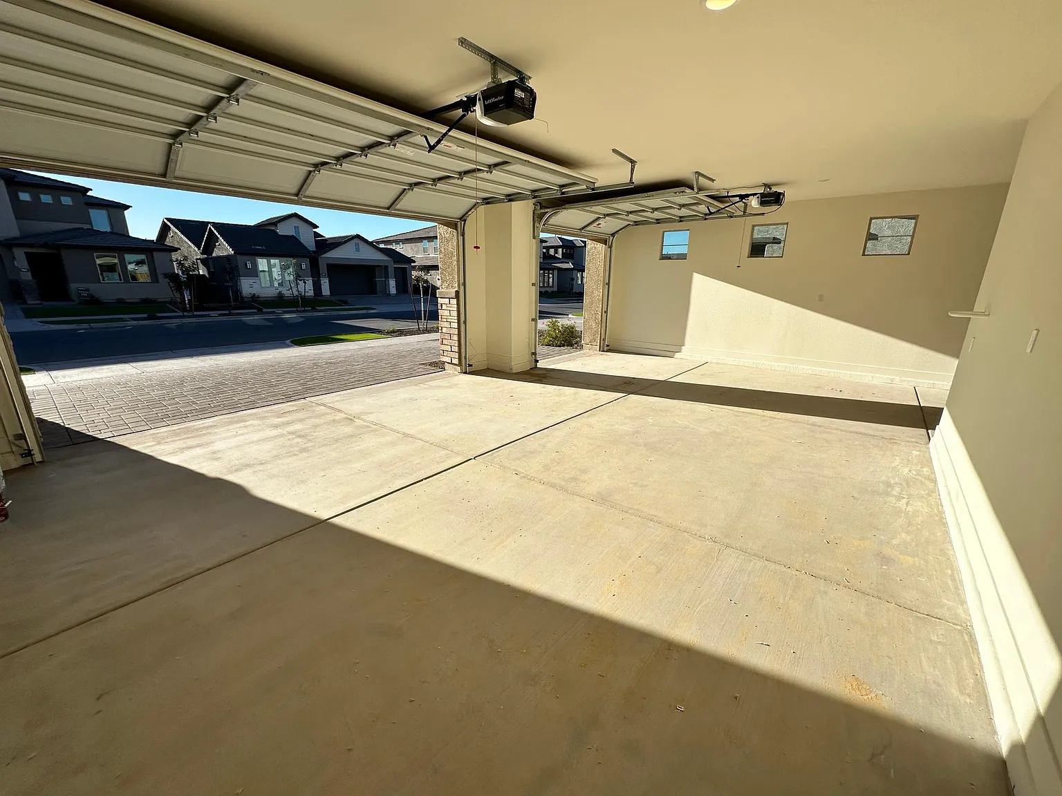 5 bed, 2945 sqft, $3,700 — Photo 4