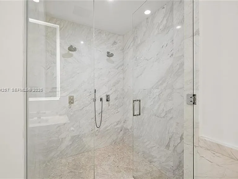 2831 S Bayshore Dr #CU-1701 — Photo 41