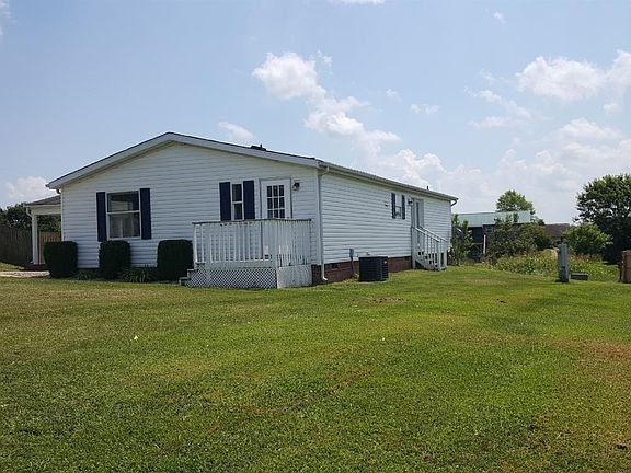 3rd image of 104 Derby Dr