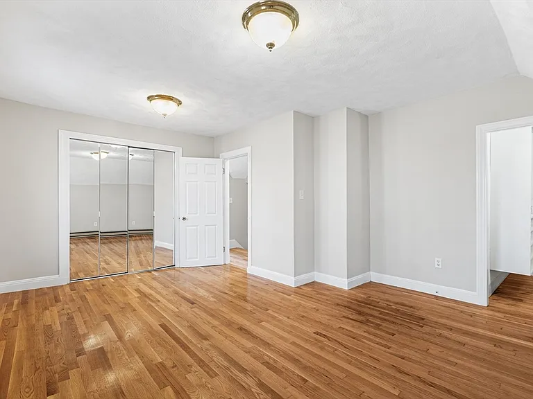 1 Oak Grove Ct #1 — Photo 14