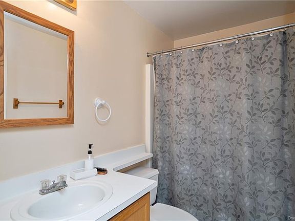 3rd image of 1422 Bryant Ave #2