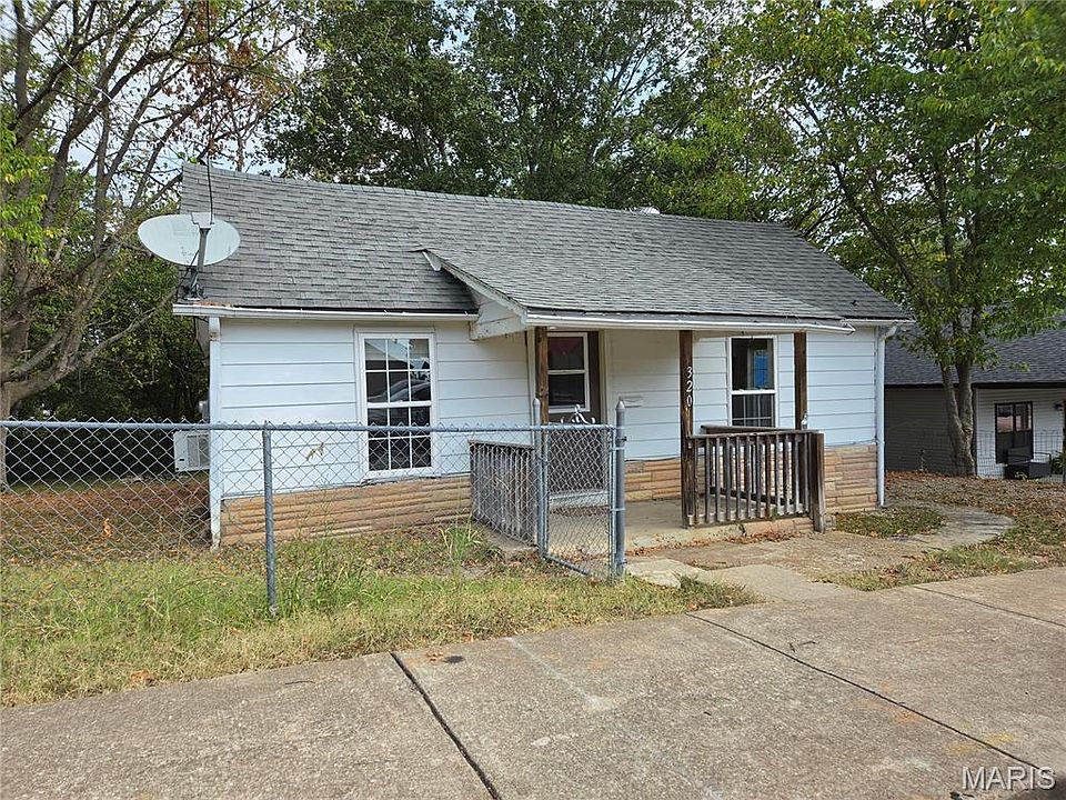 1st image of 320 Meadow St