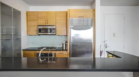 Rented by R New York