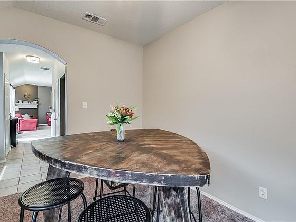 5th image of 903 Palomino Dr