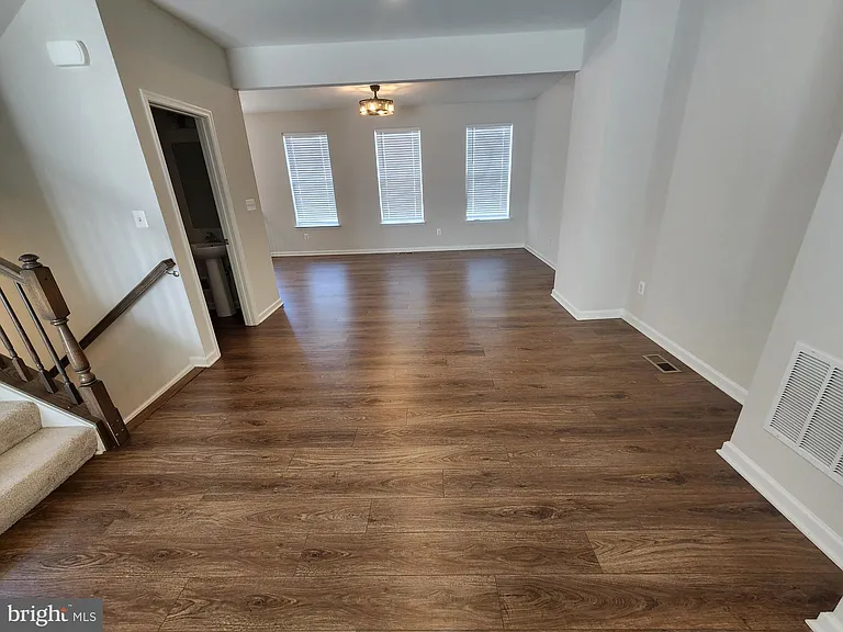 12 Stafford Pl — Photo 7