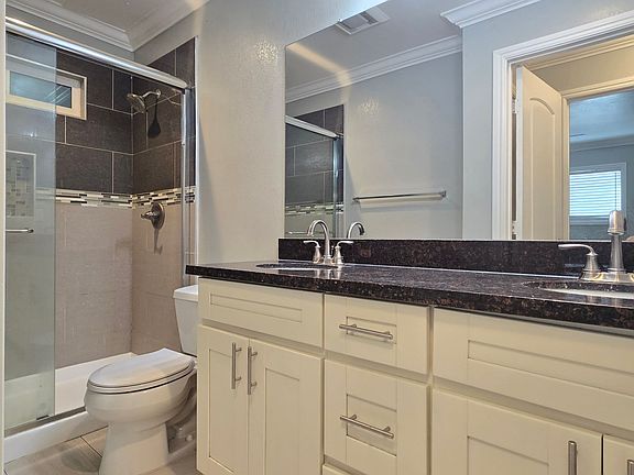 3rd image of 450 California St #3