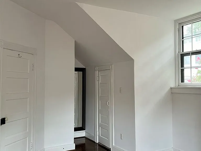 2910 1/2 Monument Ave — Photo 15