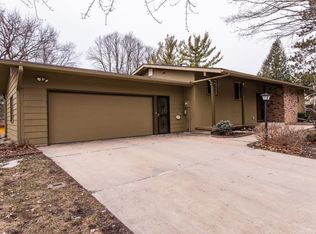 1410 Folwell Dr SW, Rochester, MN 55902