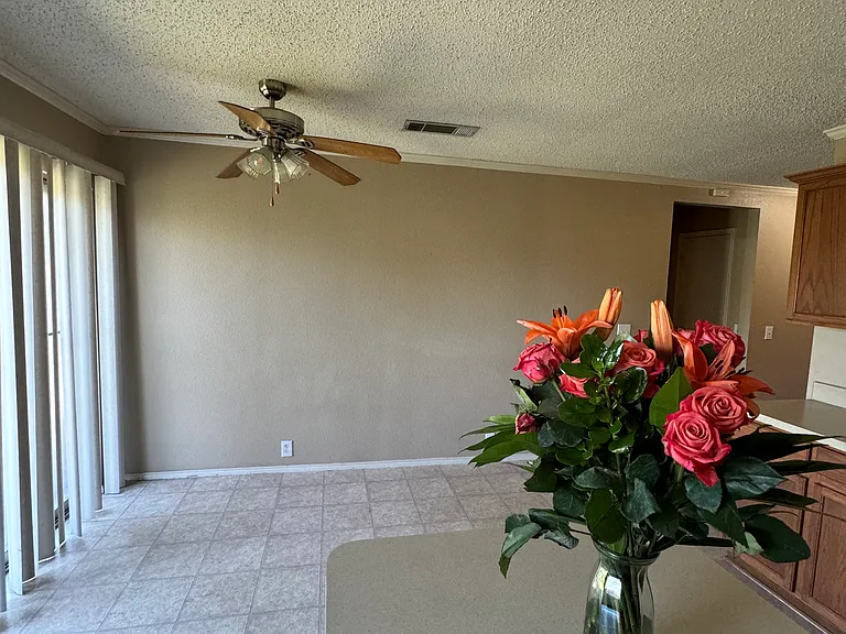 2421 Hampton Dr — Photo 12