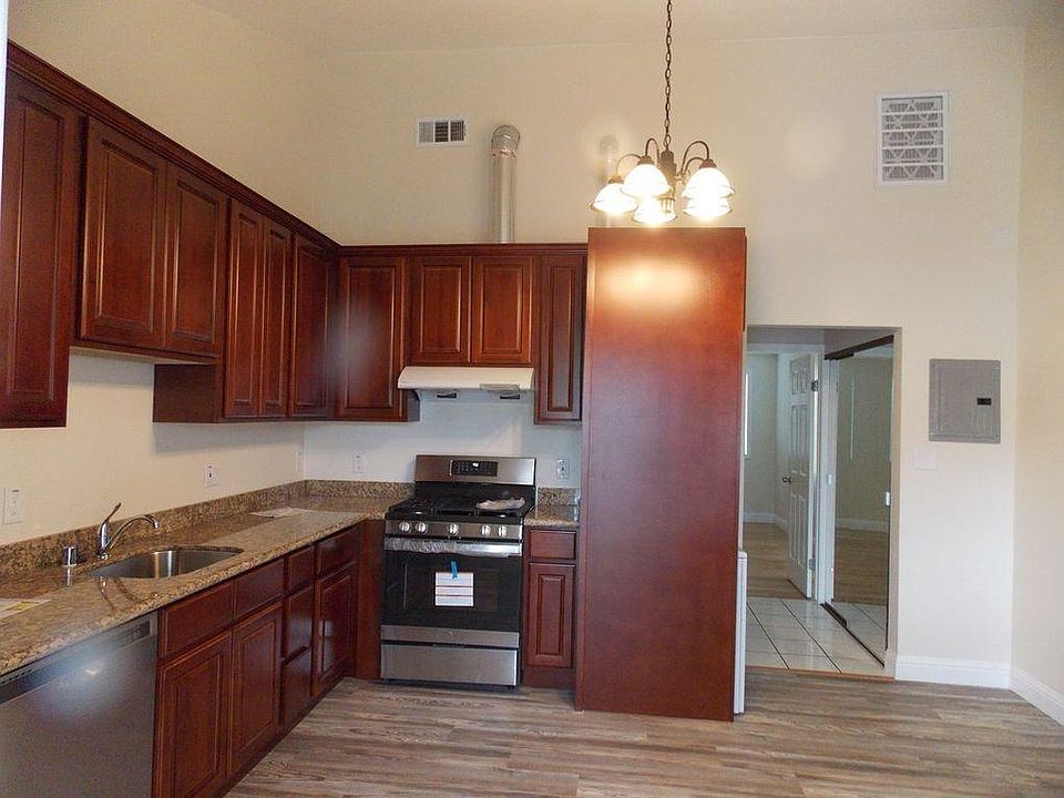 2nd image of 188 Obrien Cir