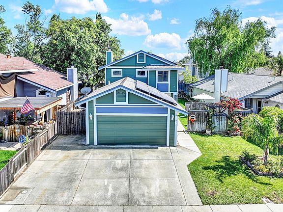 3rd image of 872 Meadowhawk Drive