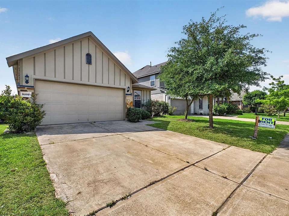 5202 Rue Dela Croix Dr