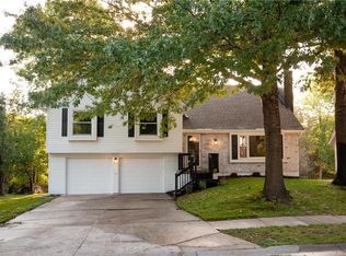 603 SE Brentwood Dr, Lees Summit, MO 64063