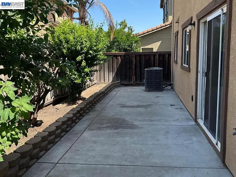17359 Stone Celler Way — Photo 2