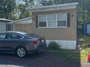 12 Indian Trl, Wind Gap, PA 18091
