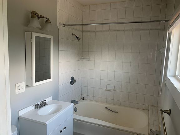 5th image of 2301 Garfield St NE #4