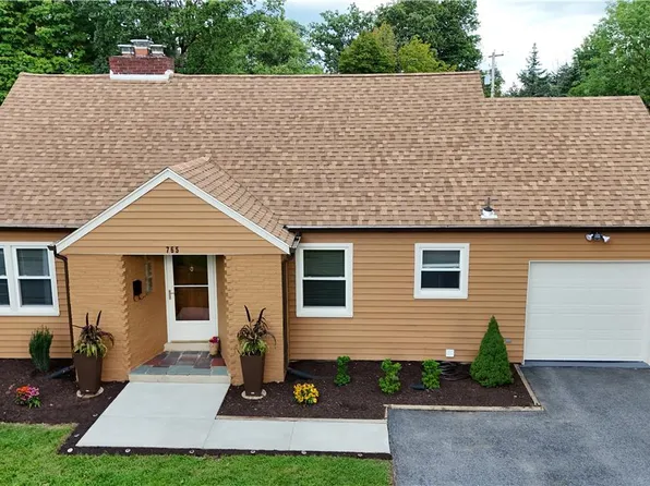765 Parkway Rd, Allentown, PA 18104