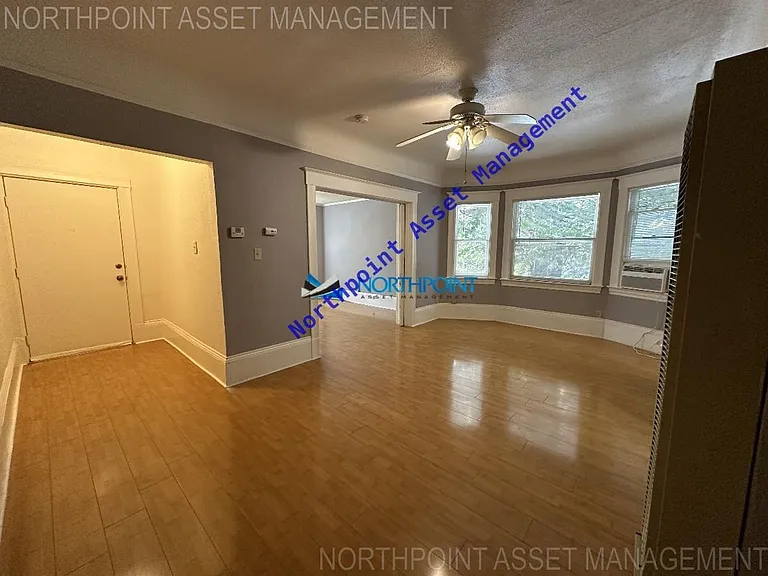 1401 F St #3 — Photo 19