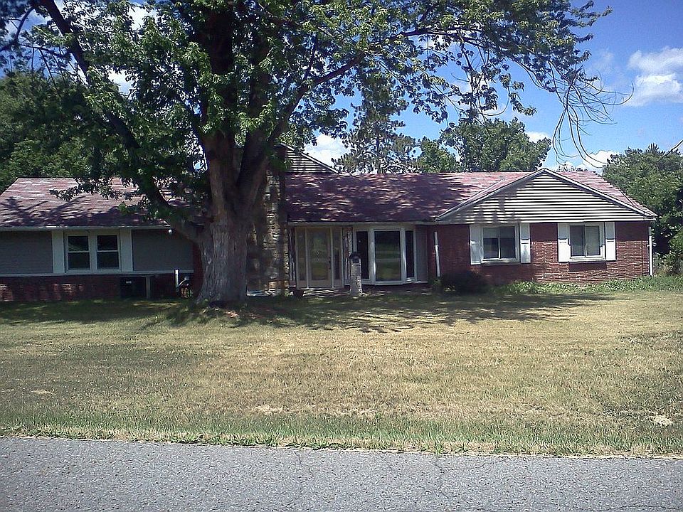 1st image of 25 Lakeview Dr