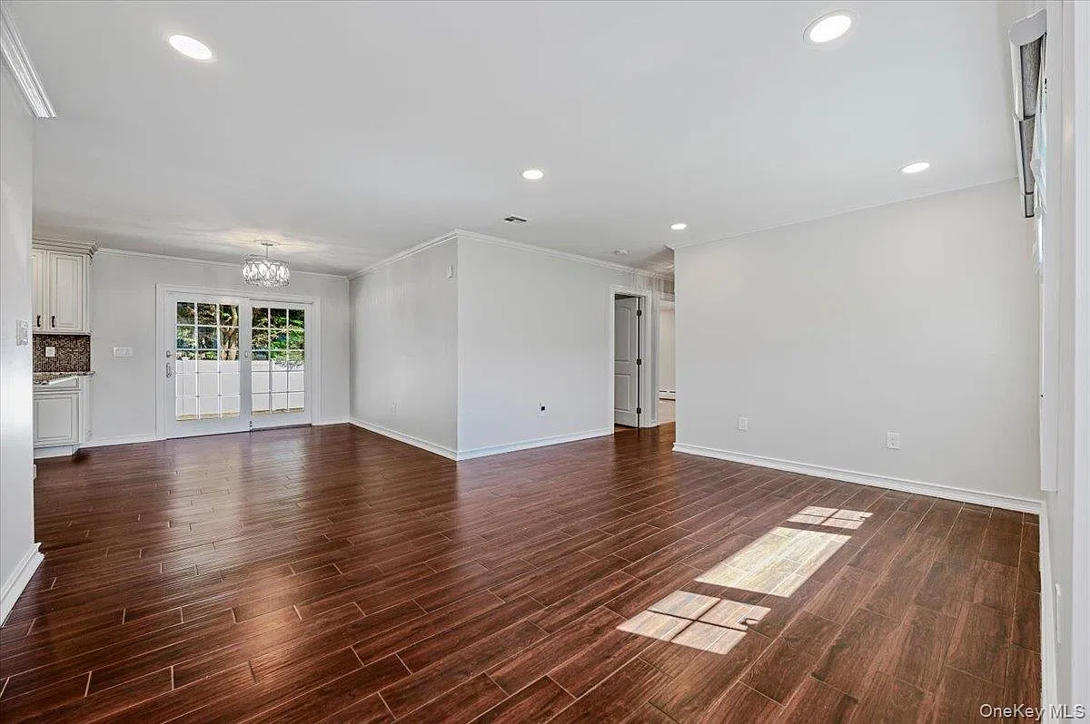 3 bed, 1.0 bath, 1115 sqft, $4,500 — Photo 4