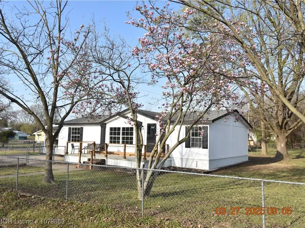 701 N Pine St, Sallisaw, OK 74955