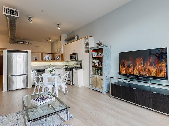 5th image of 334 Santana Row APT 238