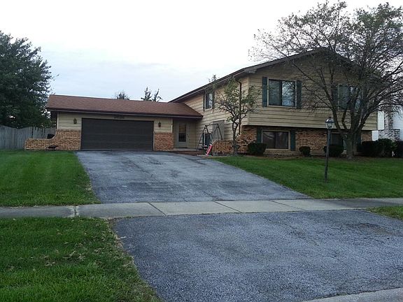 2nd image of 2626 Castlewood Dr