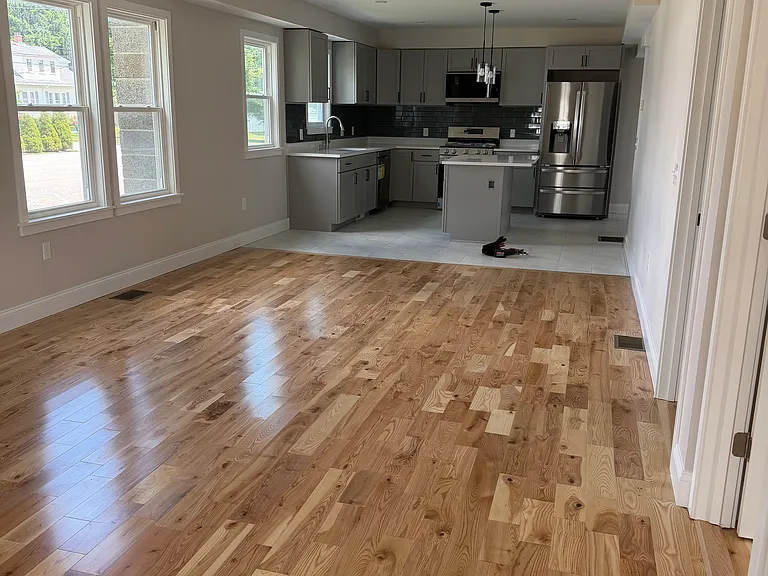 900 Main St #1 — Photo 3