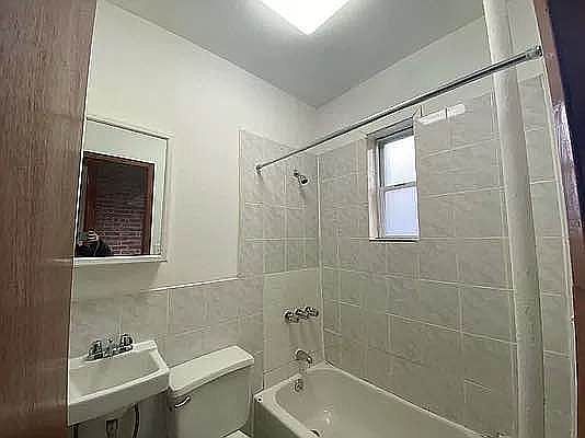 3rd image of 402 E 69th St APT 3