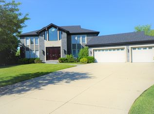 805 Pinto Ln, Northbrook, IL 60062