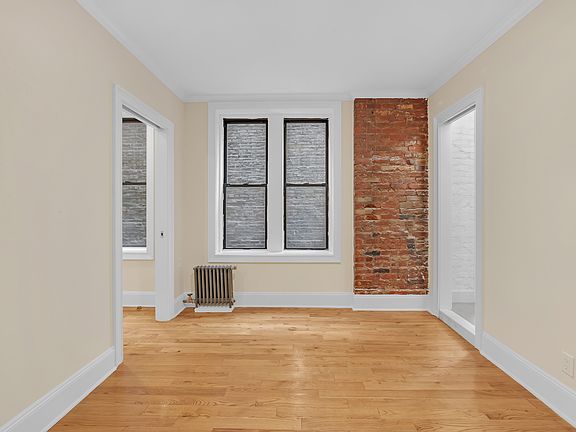 2nd image of 318 E 11th St APT 6