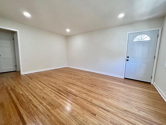 4th image of 2459 Torrance Blvd #4