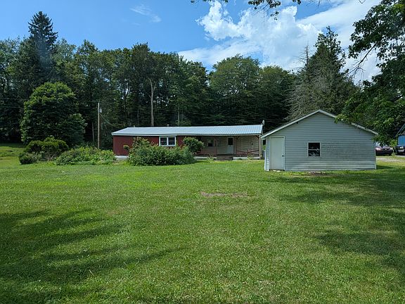 View from road. (Garage on left is not included in lease)