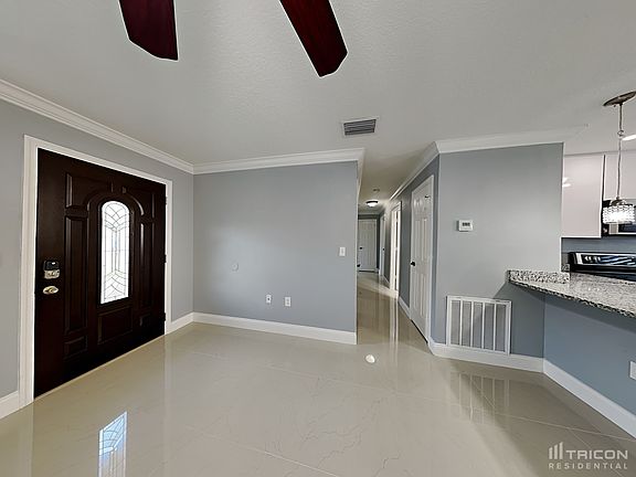 3rd image of 645 Park Glen Dr